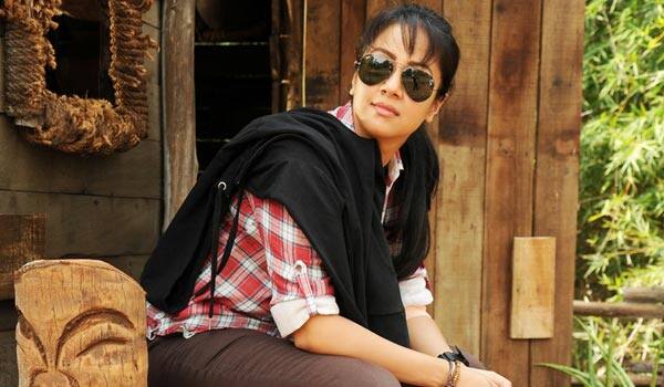 There-is-no-important-for-Woman-writers-says-Jyothika
