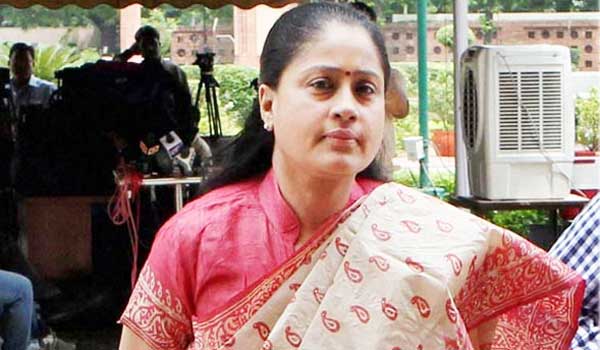 Court-ordered-to-Vijayashanti-to-appear