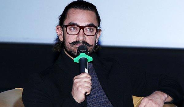 Zaira-Wasim-is-a-great-icon-for-youth-across-the-country-says-Aamir-Khan