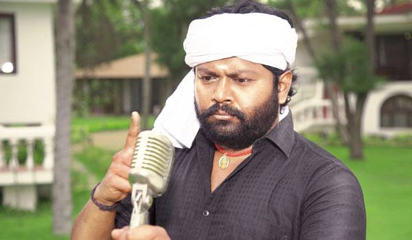 Vengat-Subramani-mike-testing-1-2-3-movie-to-speak-about-political-issue