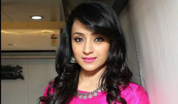 trisha-come-out-from-saamy-2