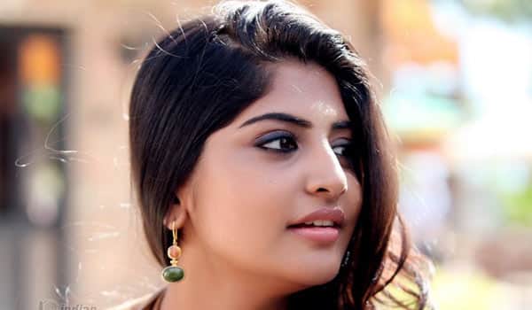 Manjima-happy-about-Queen