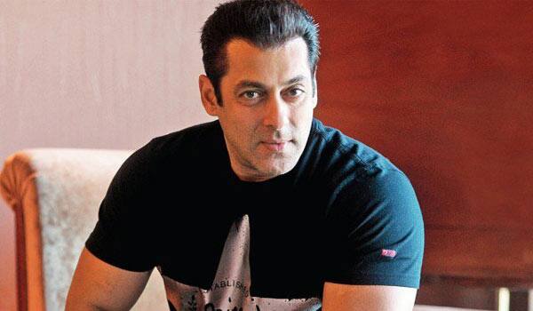 Salman-Khan-will-lose-weight-for-film-Race-3