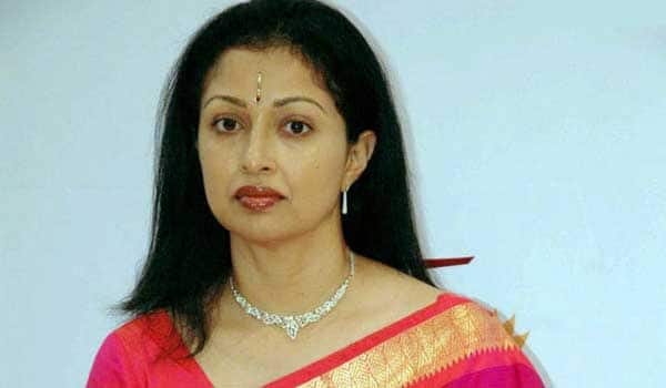gowthami-revealed-that-her-political-support-for-whom-rajini-or-kamal