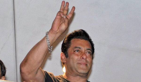 Salman-khan-thanks-fans