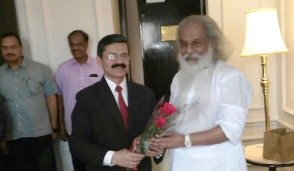 Why-Yesudas-oppose-selfie?
