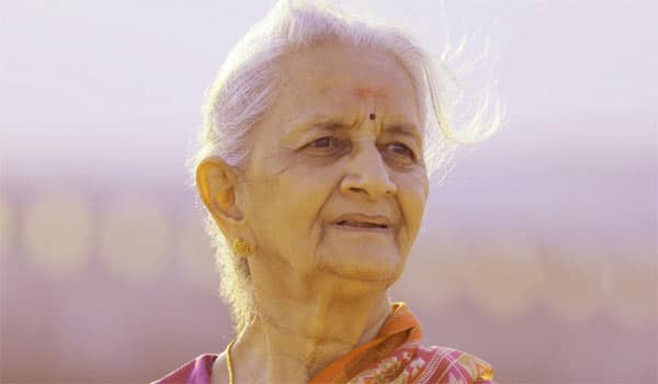 Keerthy-Suresh-Grandmother-busy-in-80