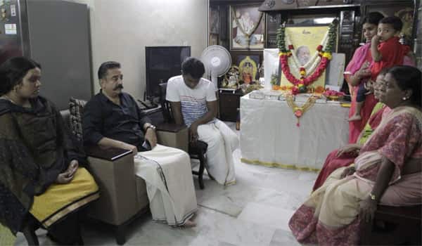 Kamal-visit-Late-Writer-Balakumarans-house-offer-condolences-to-his-family