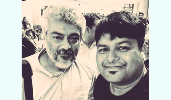 Ajith-take-selfie-with-200-peoples