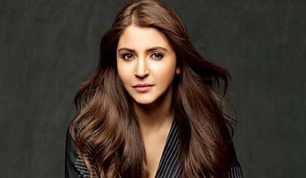 Schooled-By-Anushka-Sharma-For-Littering,-His-Barb-About-Hygiene