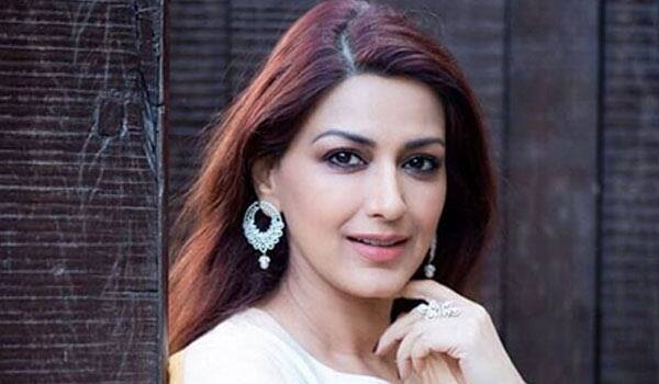 Actress-Sonali-bendre-battling-with-Cancer