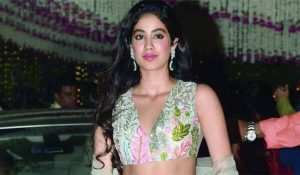 All-eyes-are-with-me-says-Jhanvikapoor