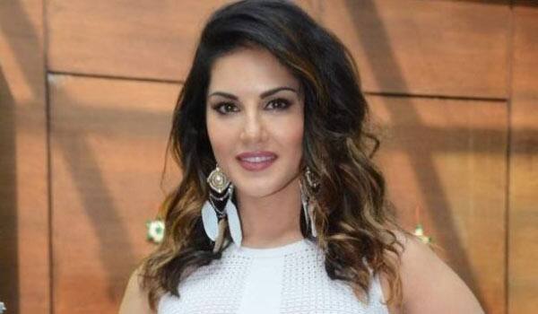 Sunny-Leone-to-debut-in-Malayalam