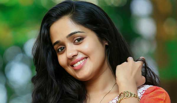 actress-ananya-lost-her-home-in-kerala-flood