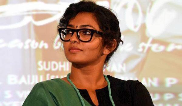 Unofficial-Red-card-on-Parvathy-in-Malayalam-film-industry