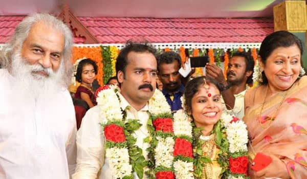 Vaikom-Vijayalakshmi-marriage-happend-simply