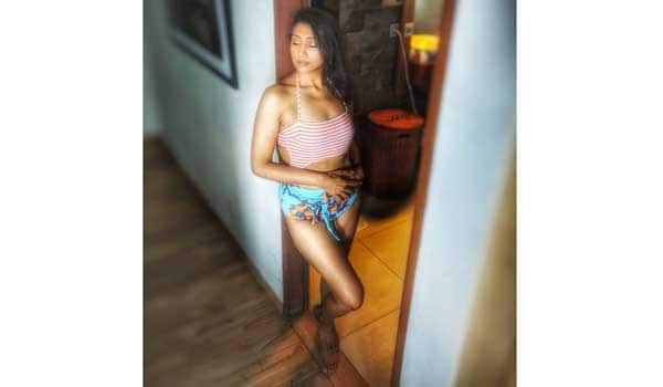 vaishnavi-posted-her-bikini-picture-in-instagram