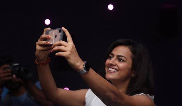Shraddha-Srinath-likes-to-act-more-films-in-tamil