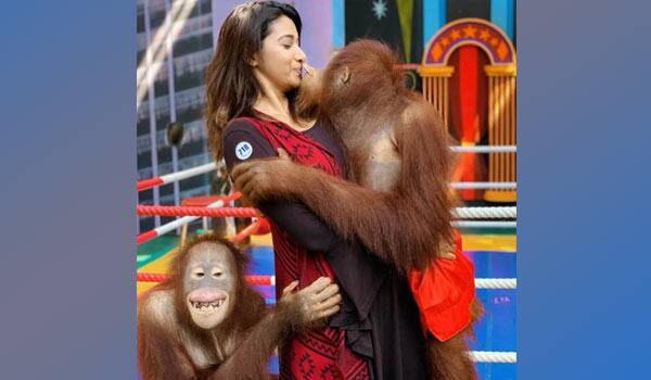 Priya-bhavani-shankar-fun-with-monkey