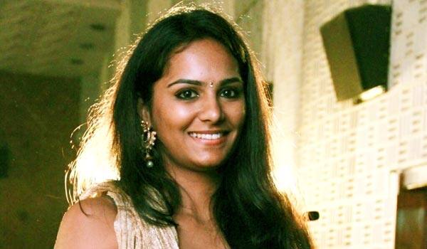Lakshmi-priya-acting-as-solo-heroine