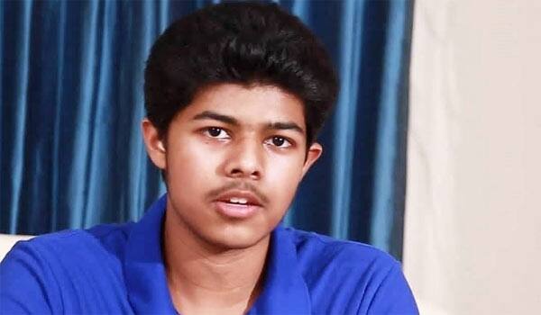 Sources-says-Vijay-son-acting-in-Uppena-tamil-remake