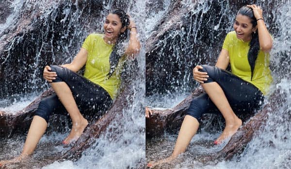 Priya-Bhavani-shankar-enjoy-at-falls