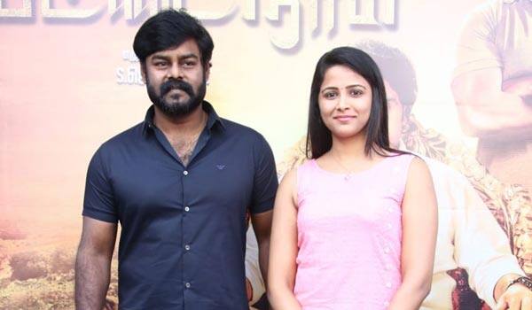 RK-Suresh-asking-permission-for-acting-in-kiss-scene