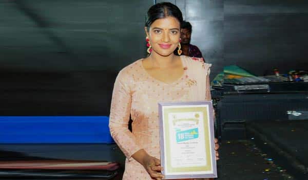 Aishwaryarajesh-shares-her-happiness-for-awards