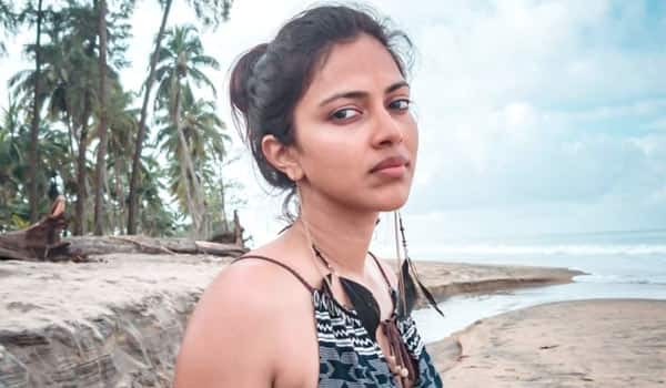 I-am-live-with-fear-after-Divorce-says-Amalapaul