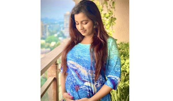 Shreya-ghoshal-announced-her-pregnancy