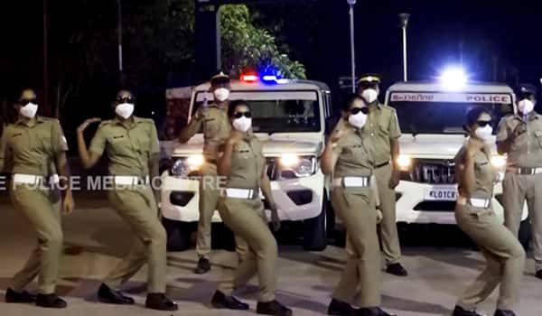 Kerala-police-dance-for-Enjoy-Enjami-song