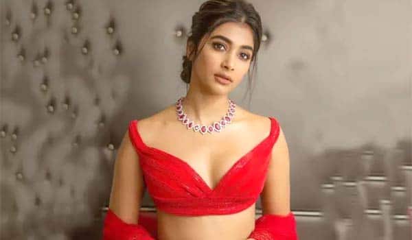Pooja-hegde-in-frist-place