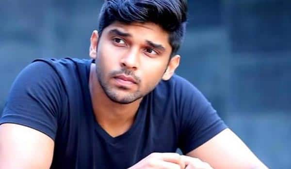 Dhruv-Vikram-and-Vikram-60-team-backs-to-chennai-after-issue-in-flight