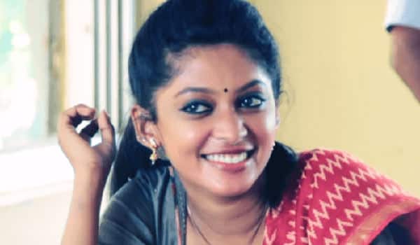 Actress-Vismaya-backs