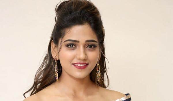 Telugu-Actress-Shalu-injured-in-mobile-snacthing-incident