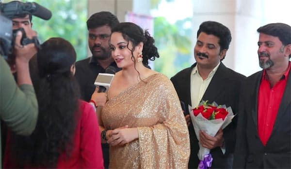 Sujavarunee-in-television-show