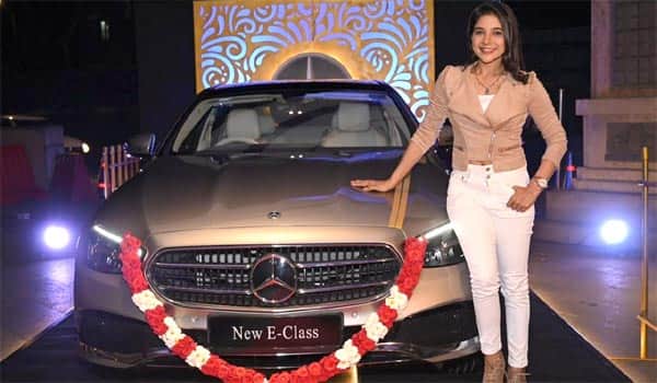 Sakshi-Agarwal-bought-new-luxury-car
