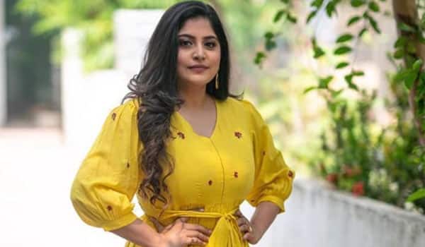 Manjima-mohan-likes-to-work-as-Assistant-director