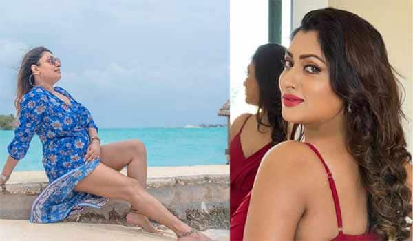 Malavika-plans-to-come-back-with-glamour