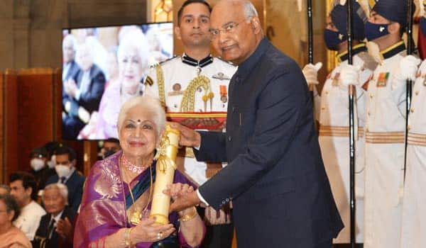 Actress-Sowcar-Janaki-has-been-conferred-with-PadmaShri-by-President