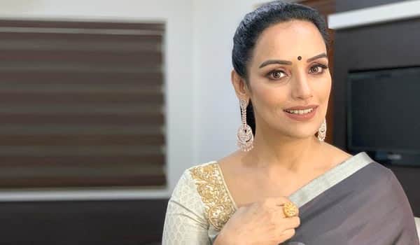 Swetha-menon-and-two-more-actress-resigns-from-Nadigarsangam