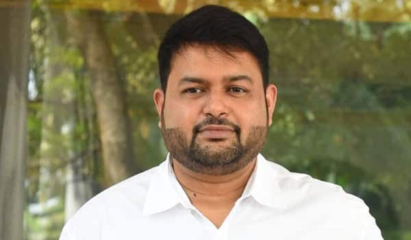 Thaman-helps-to-Students