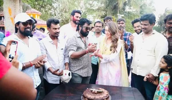 Hansika-new-movie-shooting-wrapped