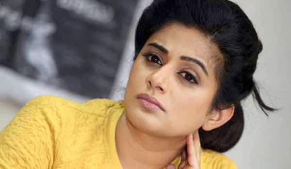 Actors-are-forced-to-act-as-glamour-:-Priyamani