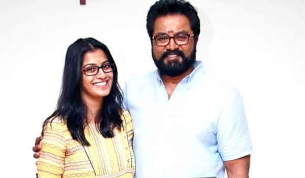 Varalaxmi-wishes-her-father-on-his-birthday