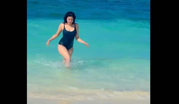 Pranitha-posts-Bikini-video