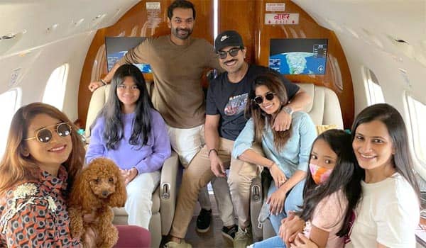 Ram-Charan-jets-off-on-a-holiday