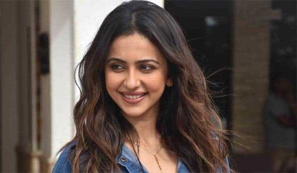 Fans-should-know-the-hardships-of-the-film-industry-says-Rakul-Preet-Singh