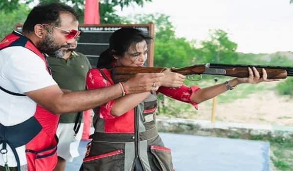Ramya-pandian-training-gun-shooter