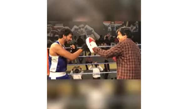 Gautham-karthik-fun-boxing-with-his-father